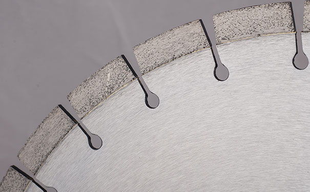 切割地麵用什麼鋸片切割片比較好?