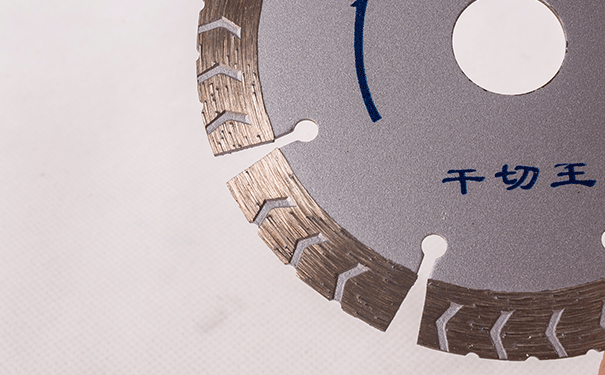 什麼決定了金剛石鋸片的鋒利度和耐磨度?