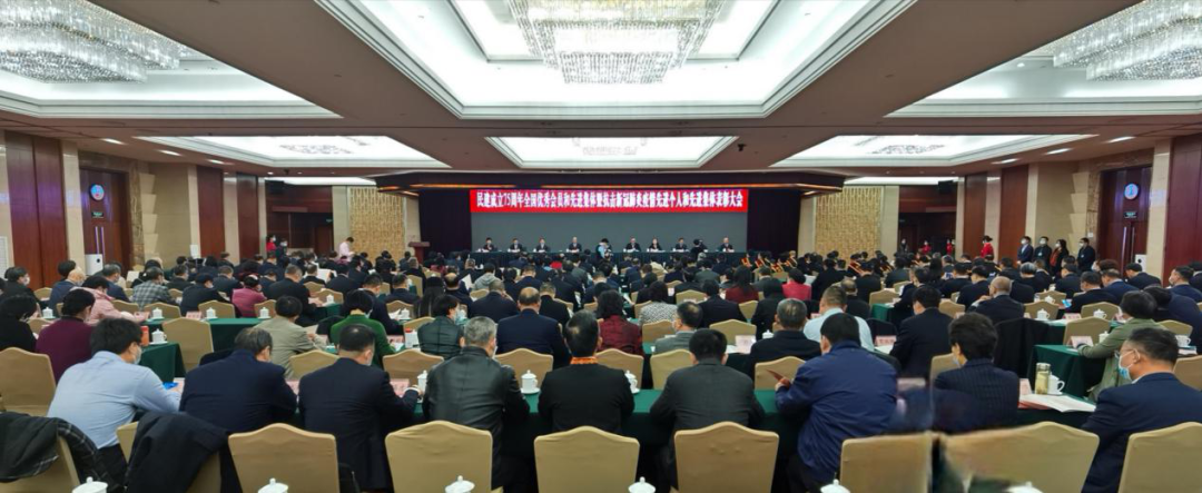 昌利公司龍其準董事長獲民建中央表彰，授予“全國優秀會員”榮譽稱號