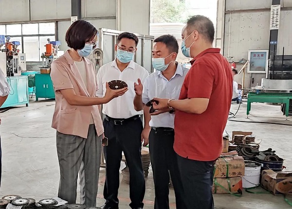 鄂州市委常委、統戰部部長鄒霞一行蒞臨昌利公司調研指導