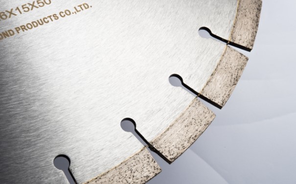 花崗石鋸片的這些使用細節，不注意將會影響花崗石切割的平整度!