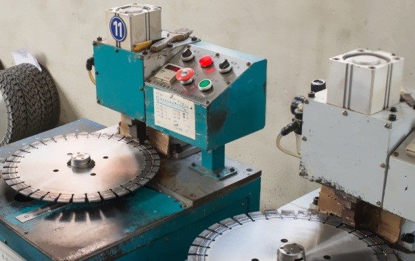 對於馬路鋸片加工中的“掉齒”問題令人頭疼､該怎麼解決呢?