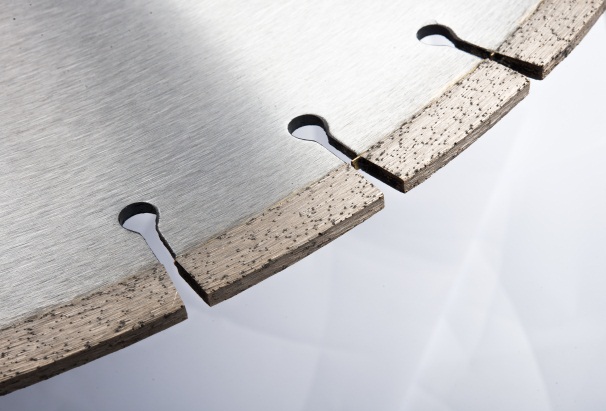 花崗岩大板加工流程及花崗岩鋸片鋸機介紹！