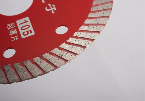 使用陶瓷切割片鋸切的瓷磚有哪些優點？