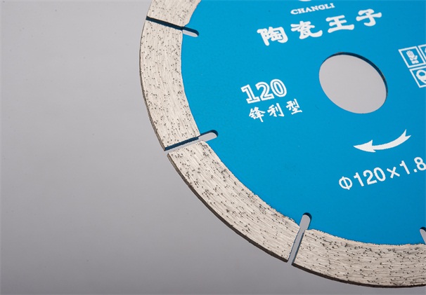 為什麼用金剛石小鋸片加工出來的材料會長短不一呢?